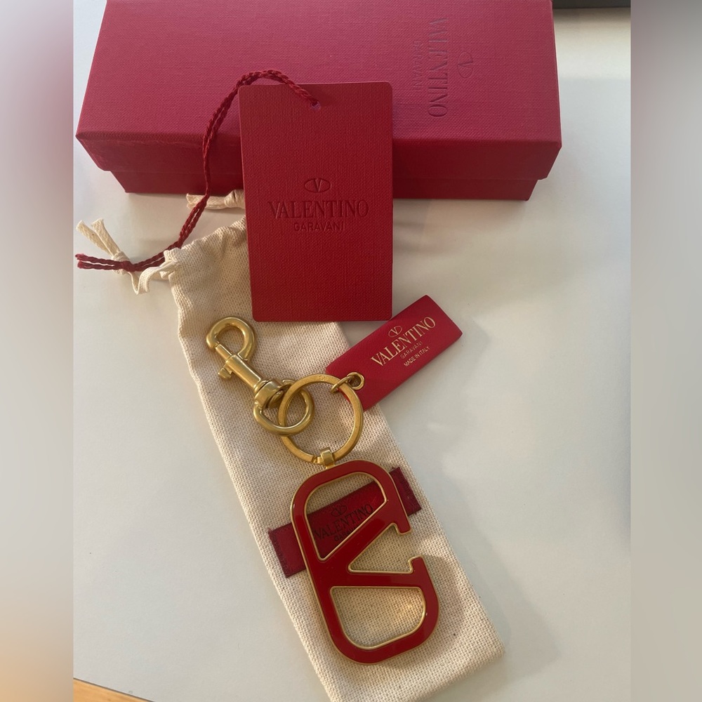 NEW Valentino logo keychain.